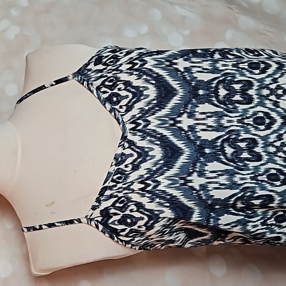 Paper Crane | Anthropologie Blousey Dressy Casual Tank - Picture 2 of 10